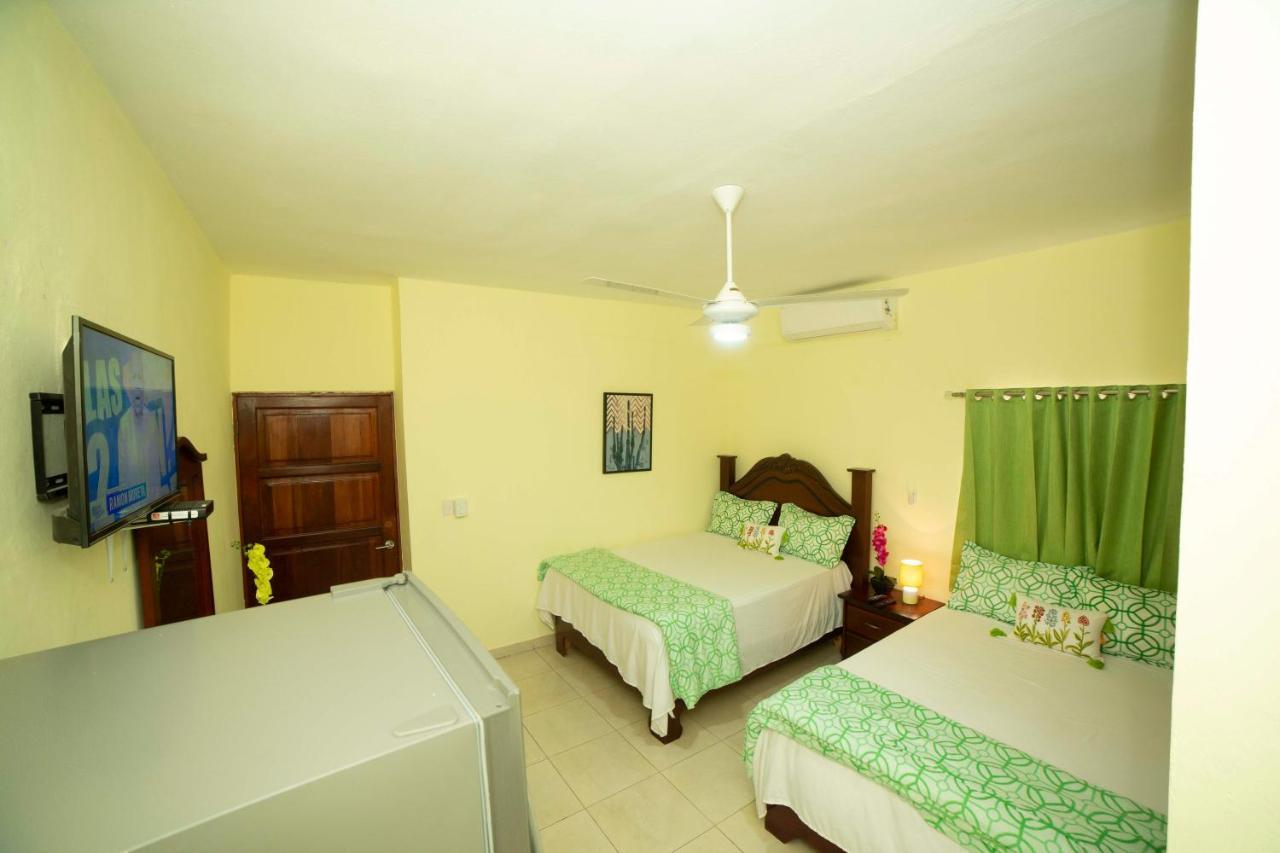 Hotel Enrique I Gazcue, Bed And Breakfast Санто-Доминго Экстерьер фото