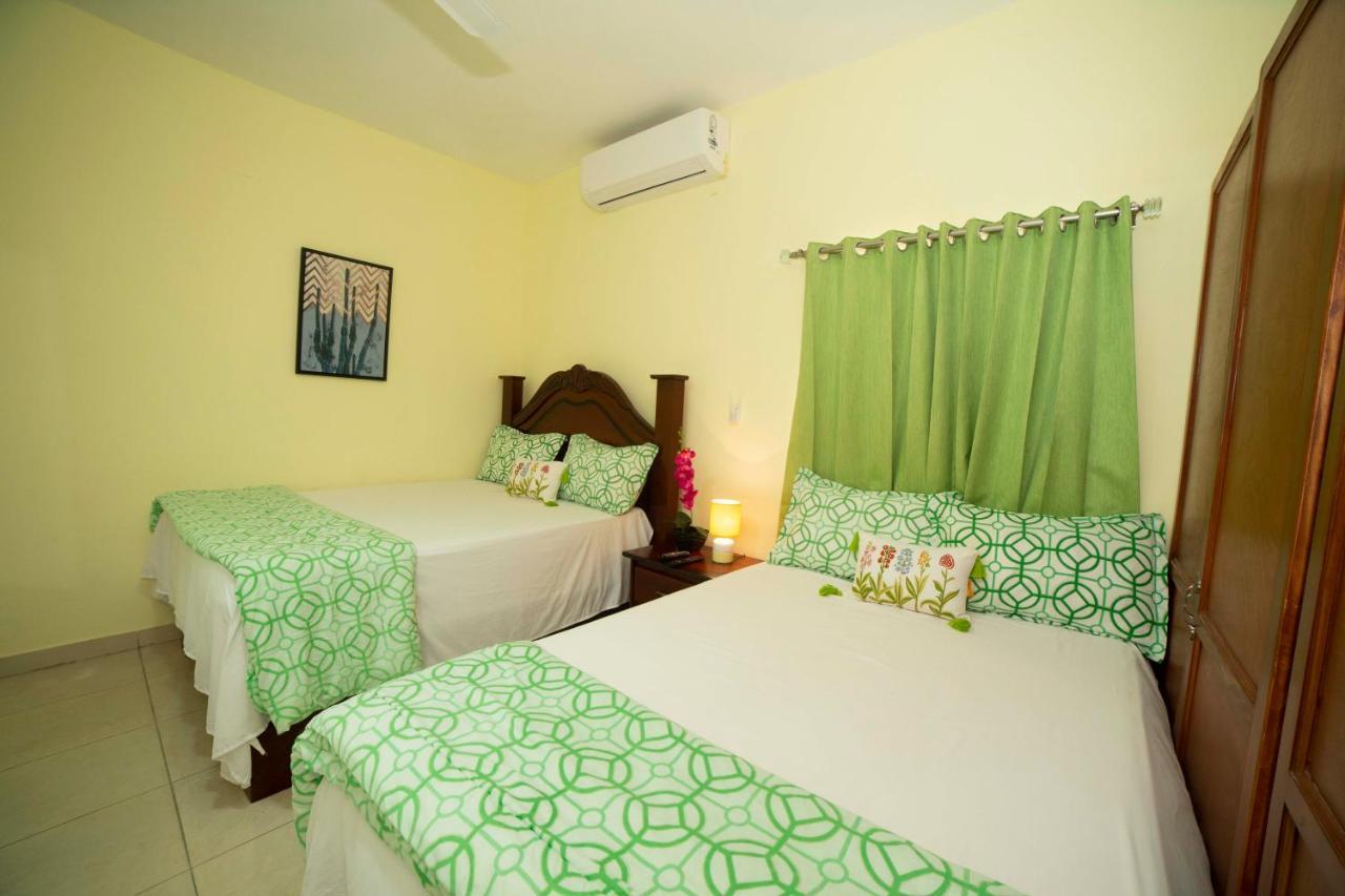Hotel Enrique I Gazcue, Bed And Breakfast Санто-Доминго Экстерьер фото