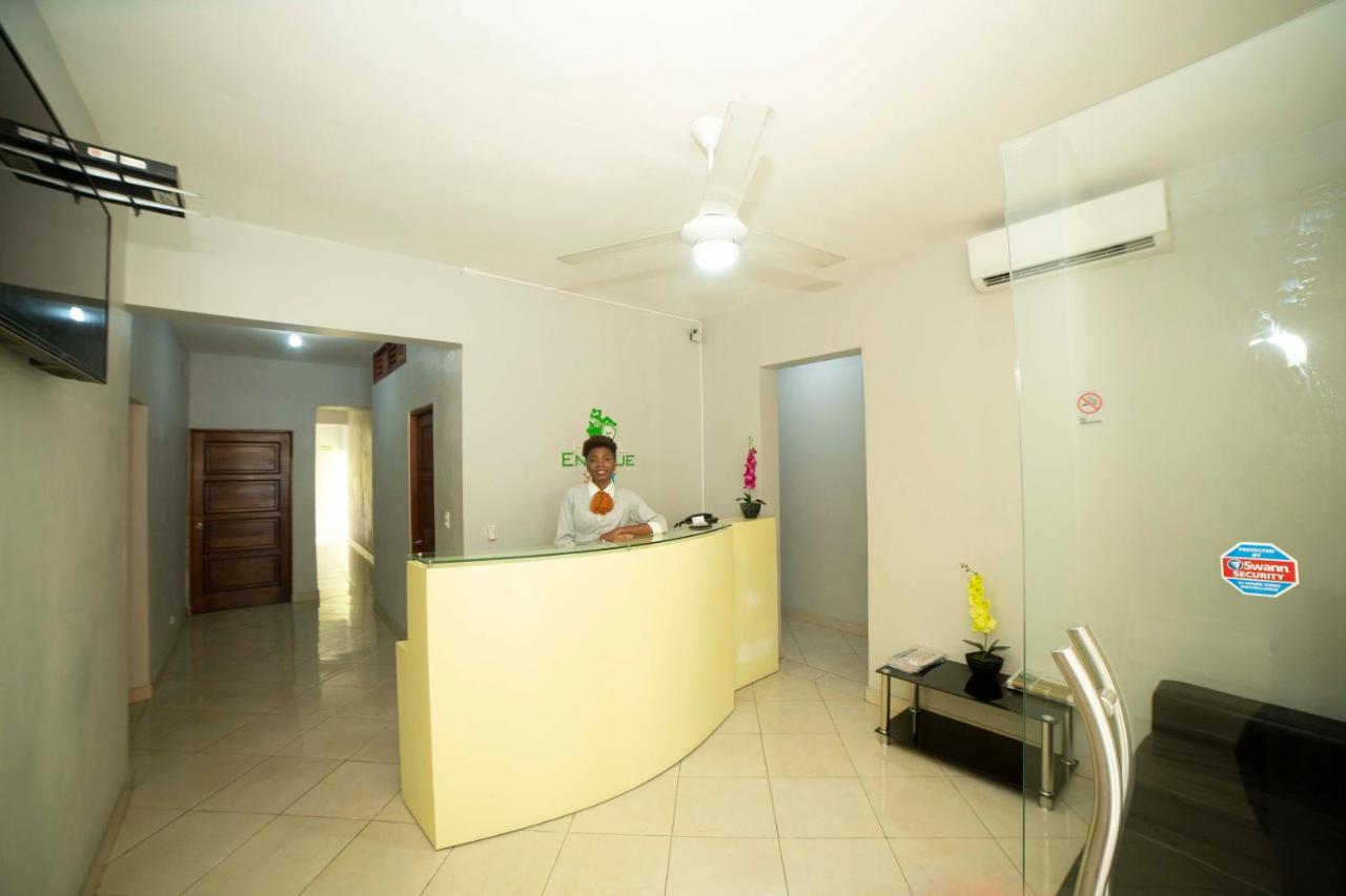 Hotel Enrique I Gazcue, Bed And Breakfast Санто-Доминго Экстерьер фото