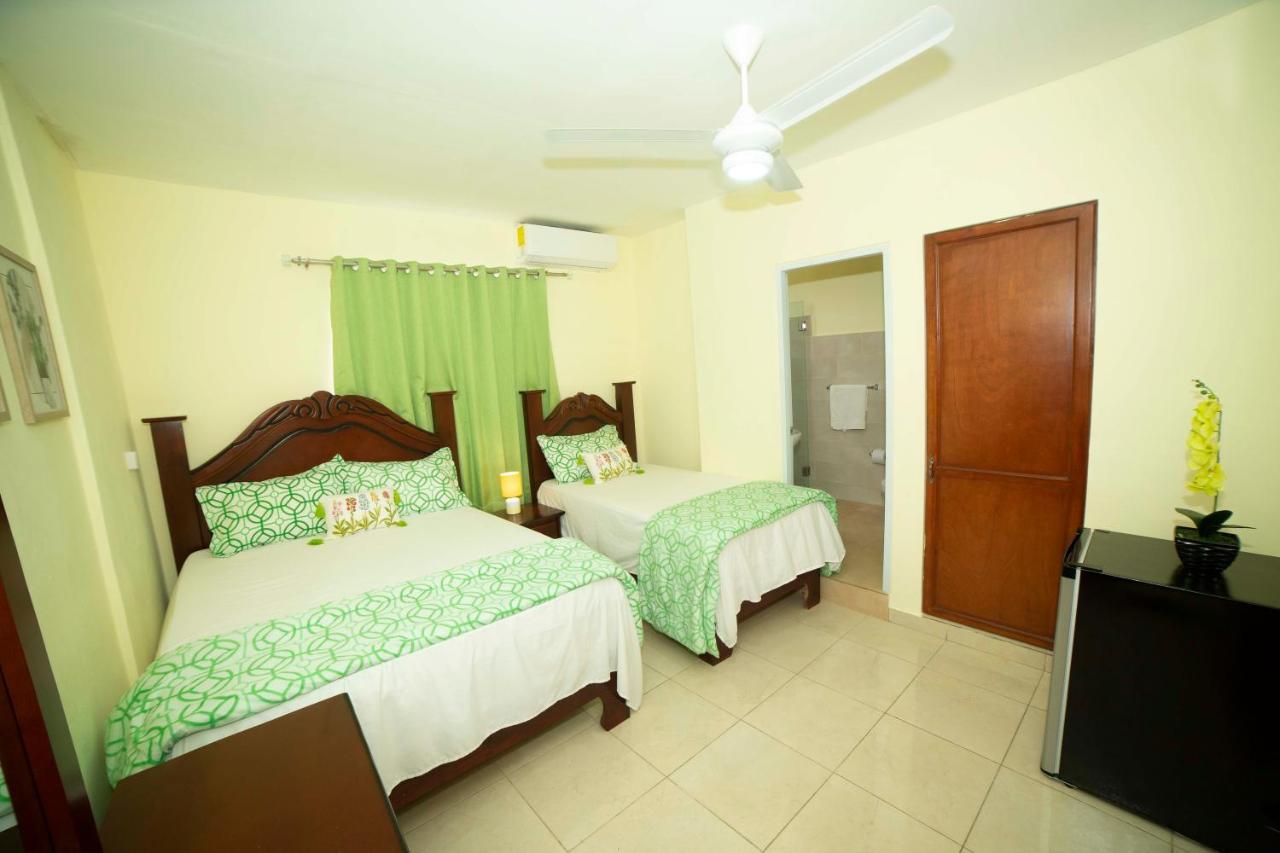 Hotel Enrique I Gazcue, Bed And Breakfast Санто-Доминго Экстерьер фото