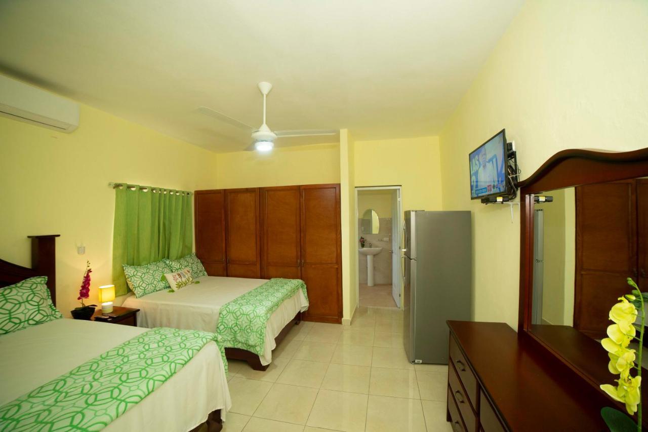Hotel Enrique I Gazcue, Bed And Breakfast Санто-Доминго Экстерьер фото