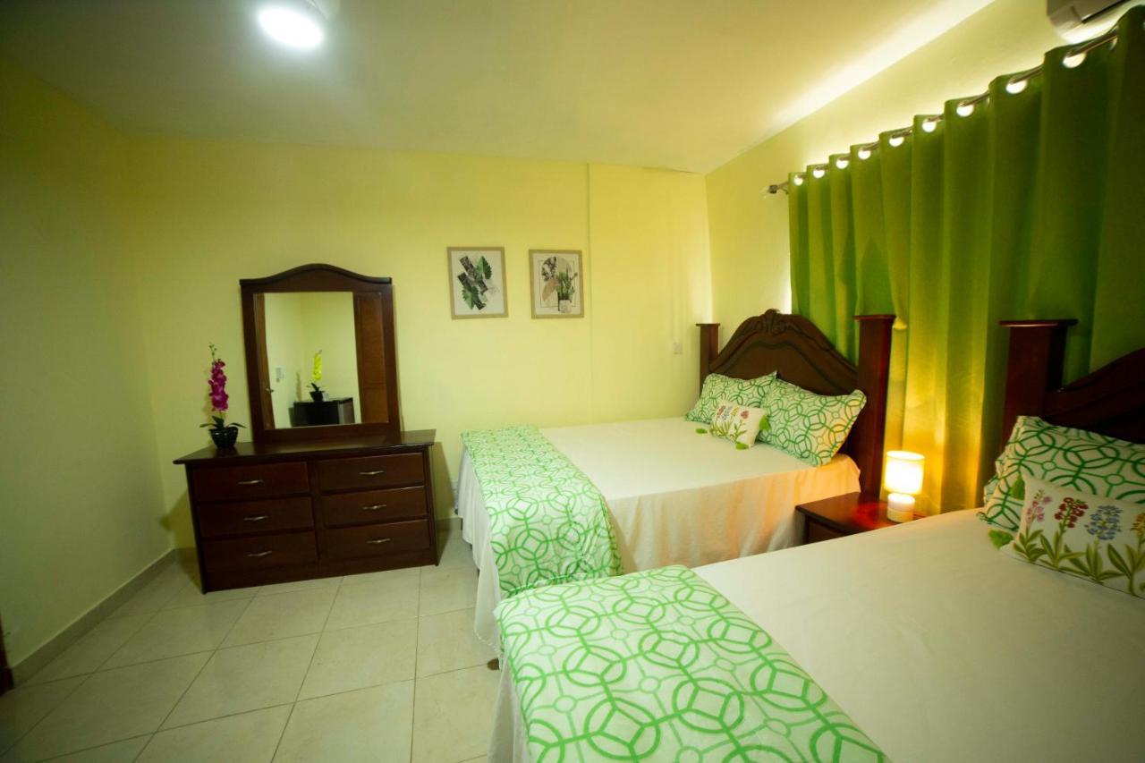 Hotel Enrique I Gazcue, Bed And Breakfast Санто-Доминго Экстерьер фото