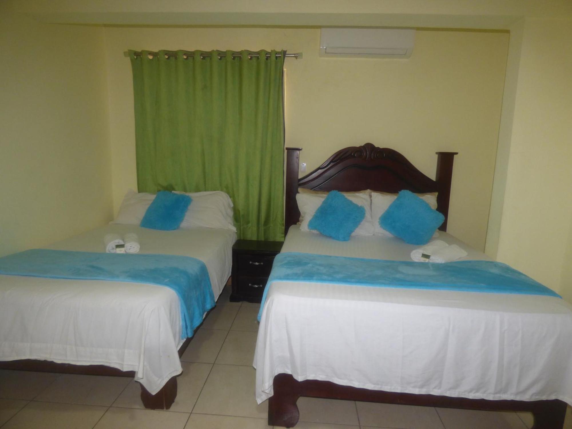 Hotel Enrique I Gazcue, Bed And Breakfast Санто-Доминго Экстерьер фото